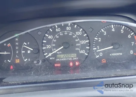 1999 Toyota Camry Le z USA, uszkodzony, nr VIN 4T1BG28K1XU450342